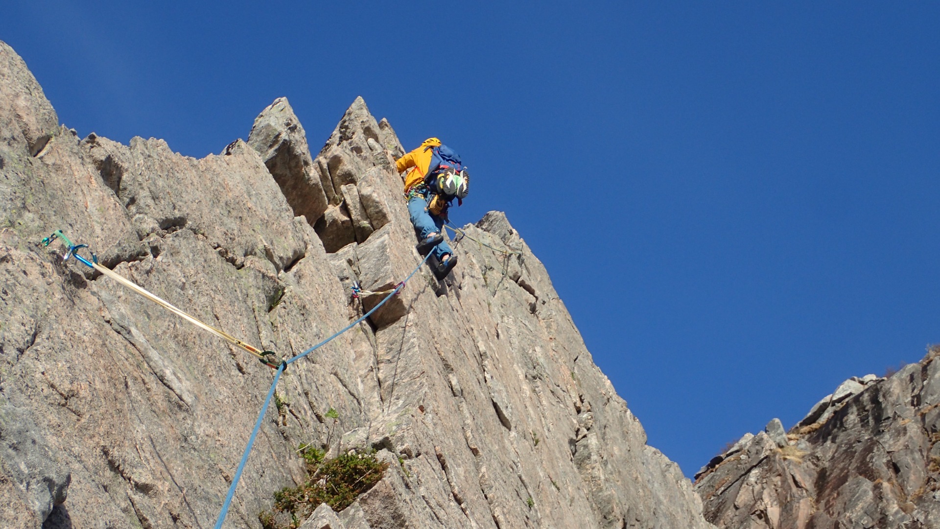 "Trad"-klatring på Ravneggen, Tustna